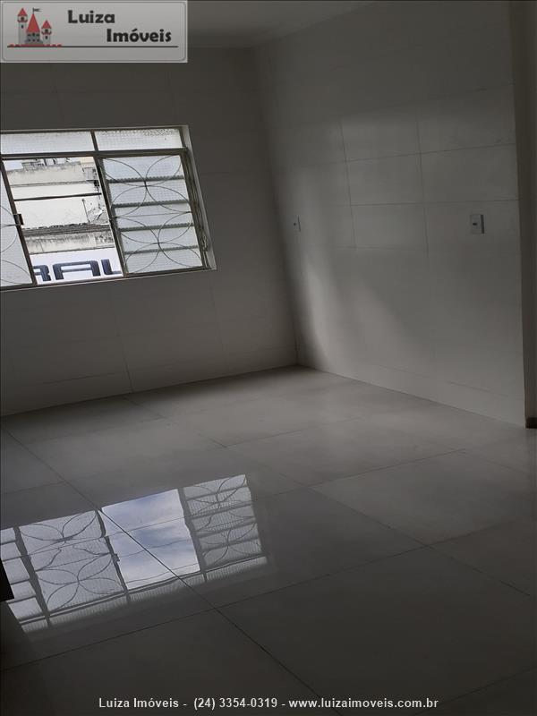 Apartamento para Alugar no Comercial em Resende