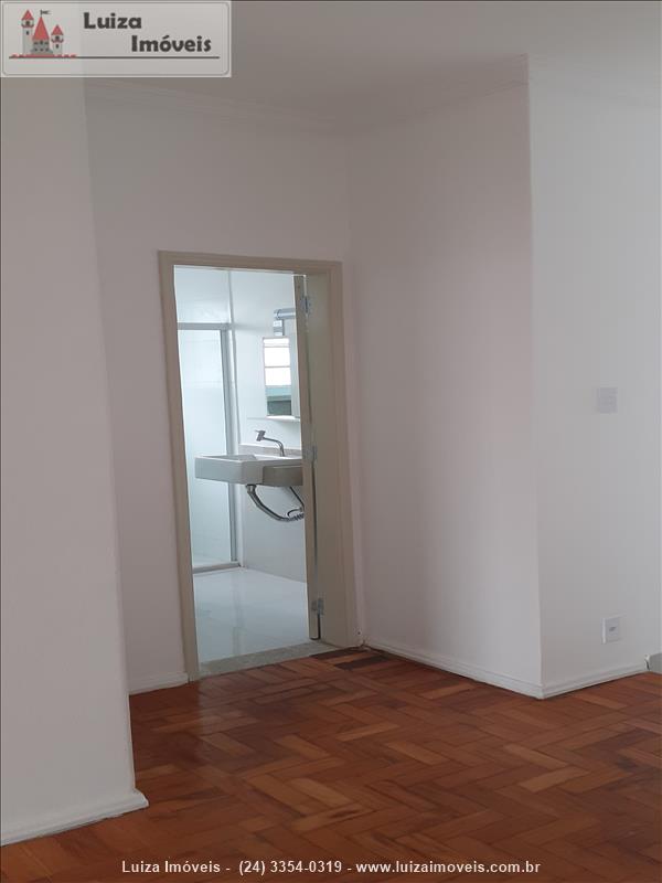 Apartamento para Alugar no Comercial em Resende