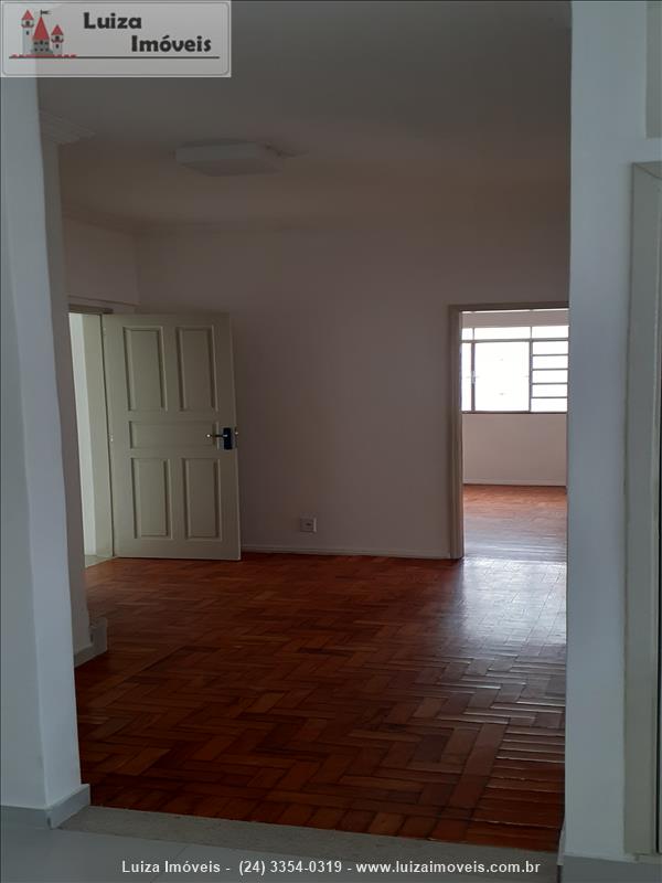 Apartamento para Alugar no Comercial em Resende