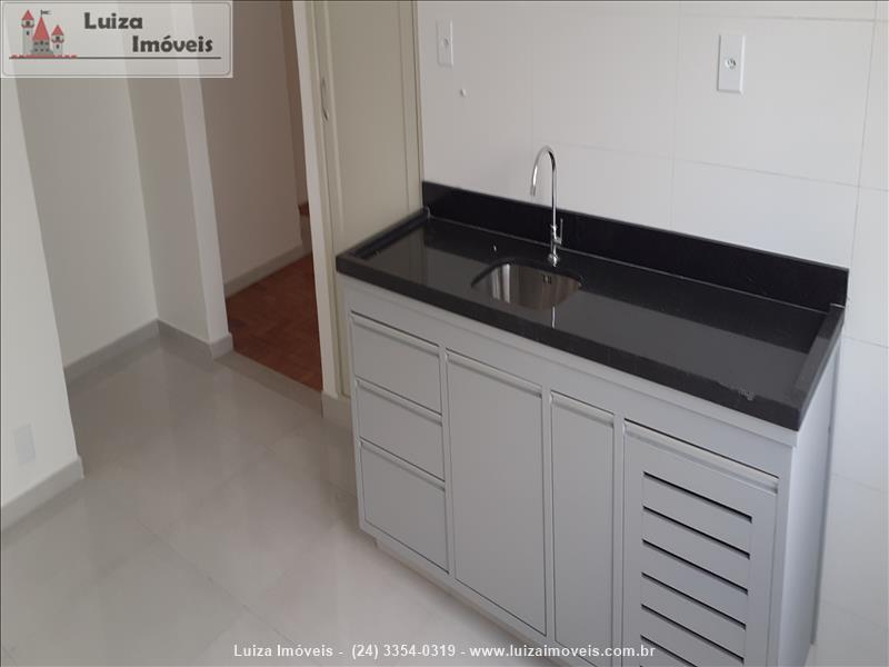 Apartamento para Alugar no Comercial em Resende