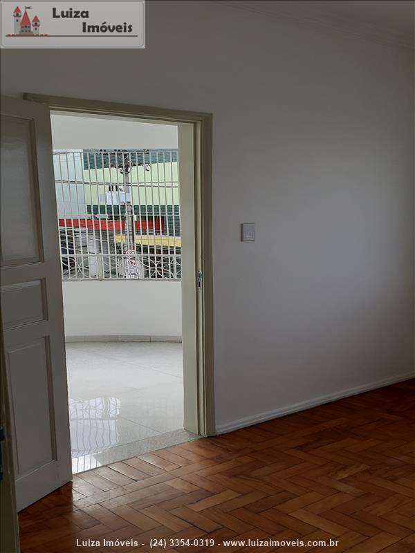 Apartamento para Alugar no Comercial em Resende