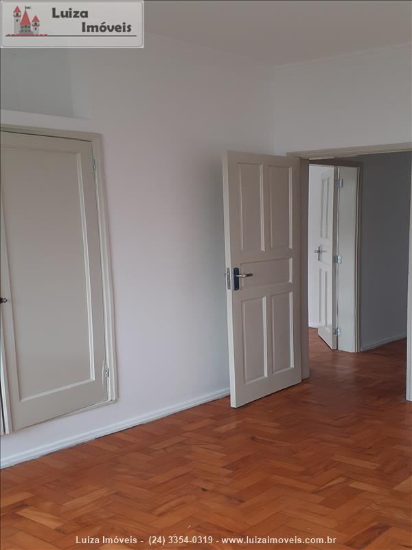 Apartamento para Alugar no Comercial em Resende